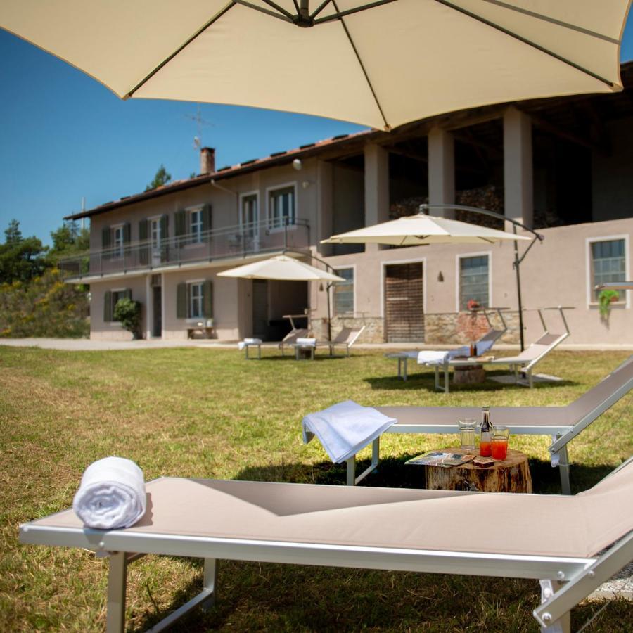 Cascina Brichat Alta Langa Bed & Breakfast Serravalle delle Langhe Exterior photo