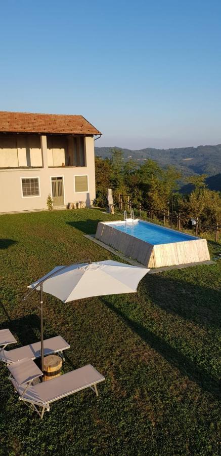 Cascina Brichat Alta Langa Bed & Breakfast Serravalle delle Langhe Exterior photo